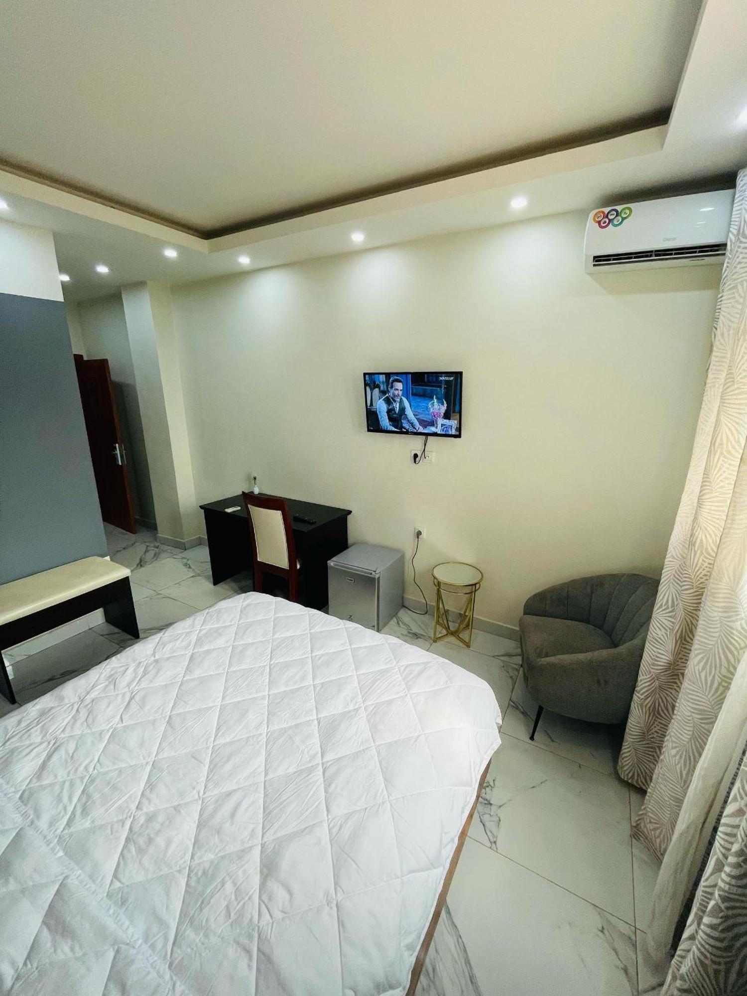 Cincinnati Hotel Yaoundé Екстериор снимка