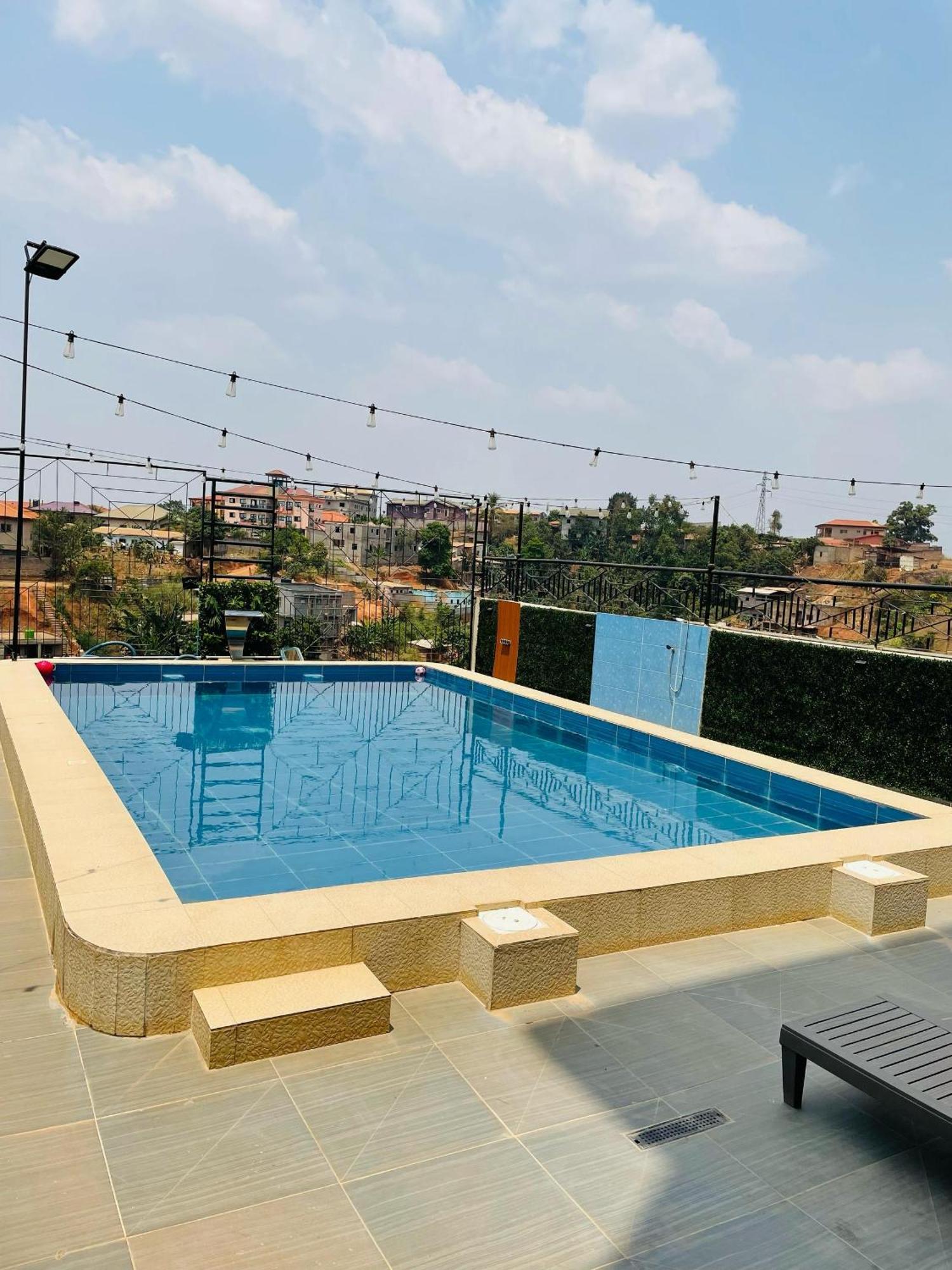 Cincinnati Hotel Yaoundé Екстериор снимка