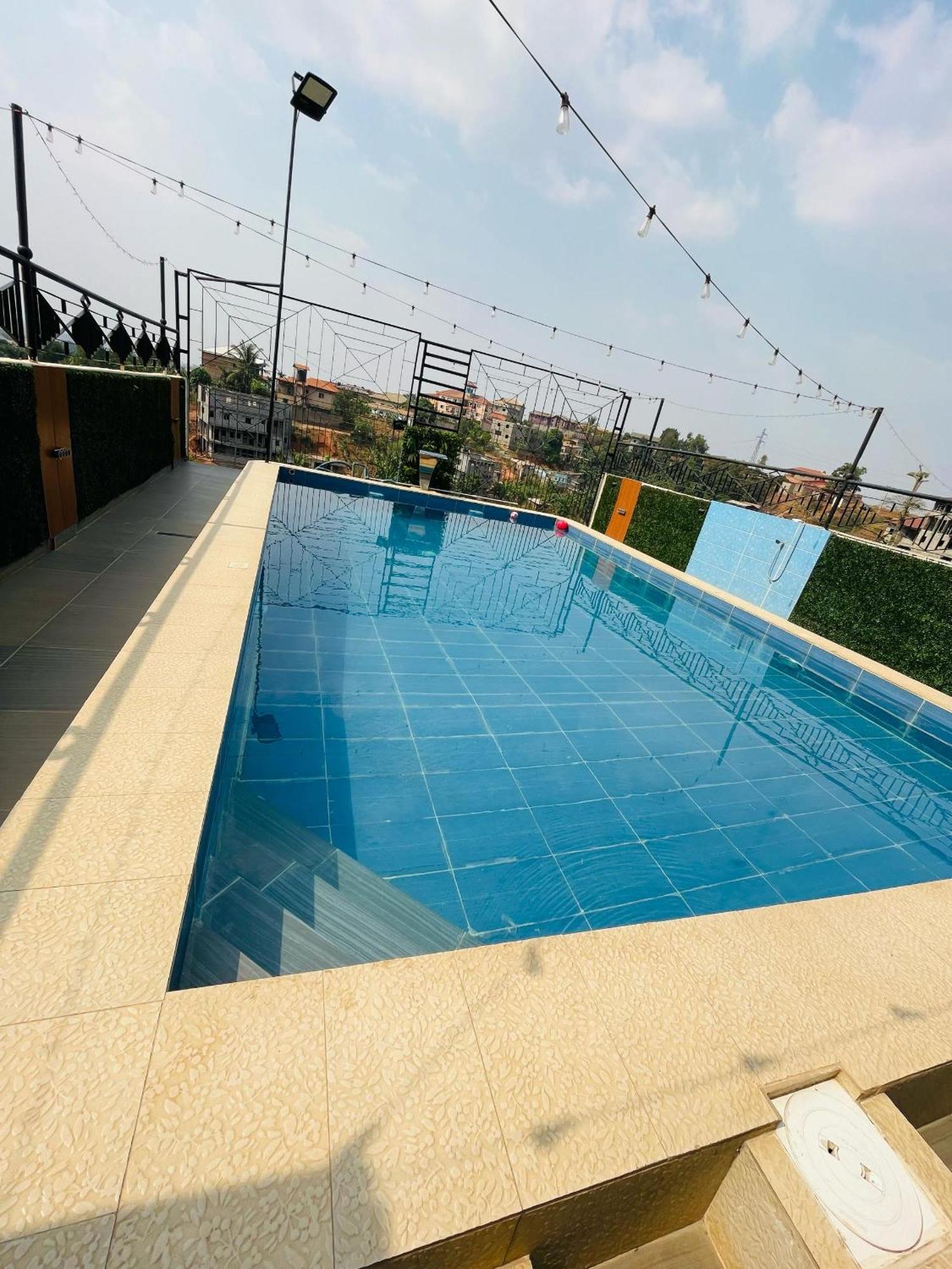 Cincinnati Hotel Yaoundé Екстериор снимка