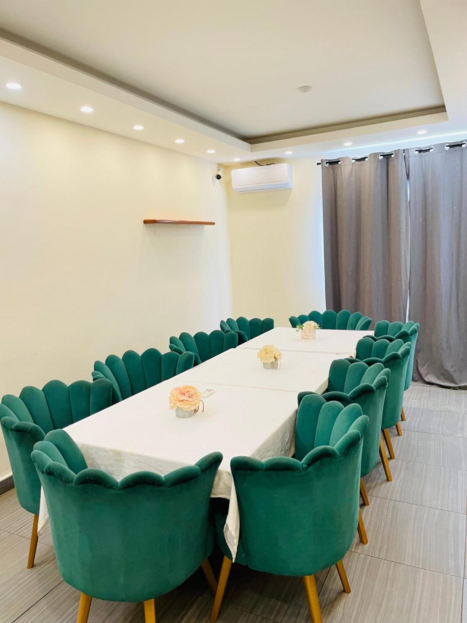 Cincinnati Hotel Yaoundé Екстериор снимка